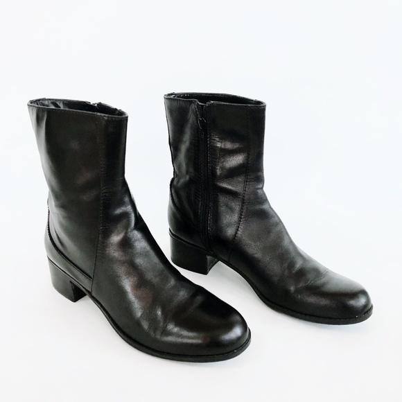 Stunning Retro Black Polished Leather Heeled Boots - Picture 6 of 6